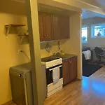Appartement Basement With Private Entrance And Parking