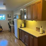 Basement With Private Entrance And Parking Appartement *