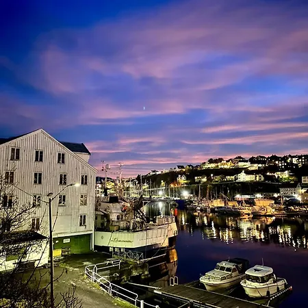 Basement With Private Entrance And Parking Kristiansund