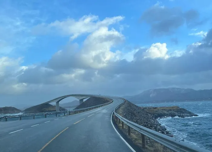 Basement With Private Entrance And Parking Appartement Kristiansund